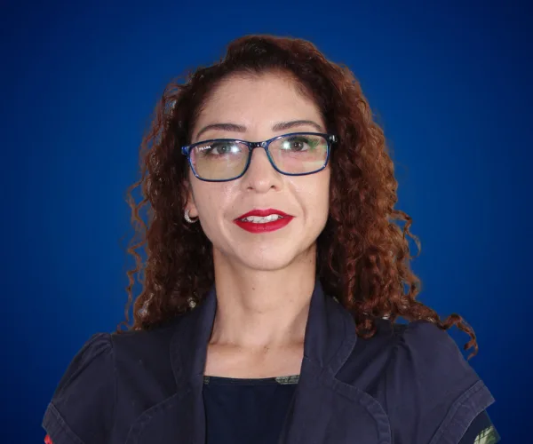 Zafiro Sandoval — Conferenciante de Salud Mental y Estrés