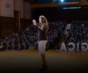 Laura-Cantizano-Conferencia-Neuroventas-Conferenciante-Charlas-Motivacionales-España